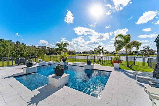 $3,895,000 | 20124 Southeast Bridgewater Drive, Jupiter, FL 33458