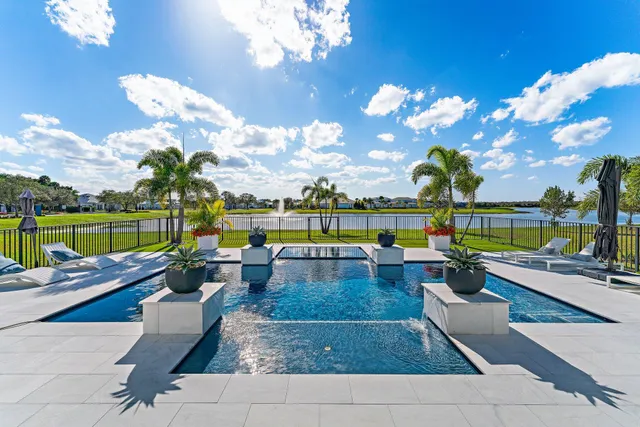 $3,895,000 | 20124 Southeast Bridgewater Drive, Jupiter, FL 33458