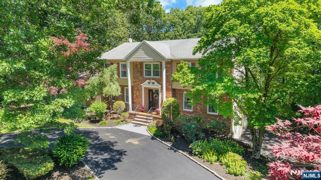 10 Moonshadow Court Butler, NJ 07405 - Photo 4 of 47