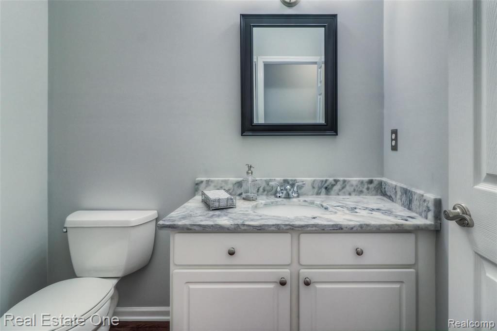 2703 Oak View Court Rochester Hills, MI 48307 - Photo 21 of 53