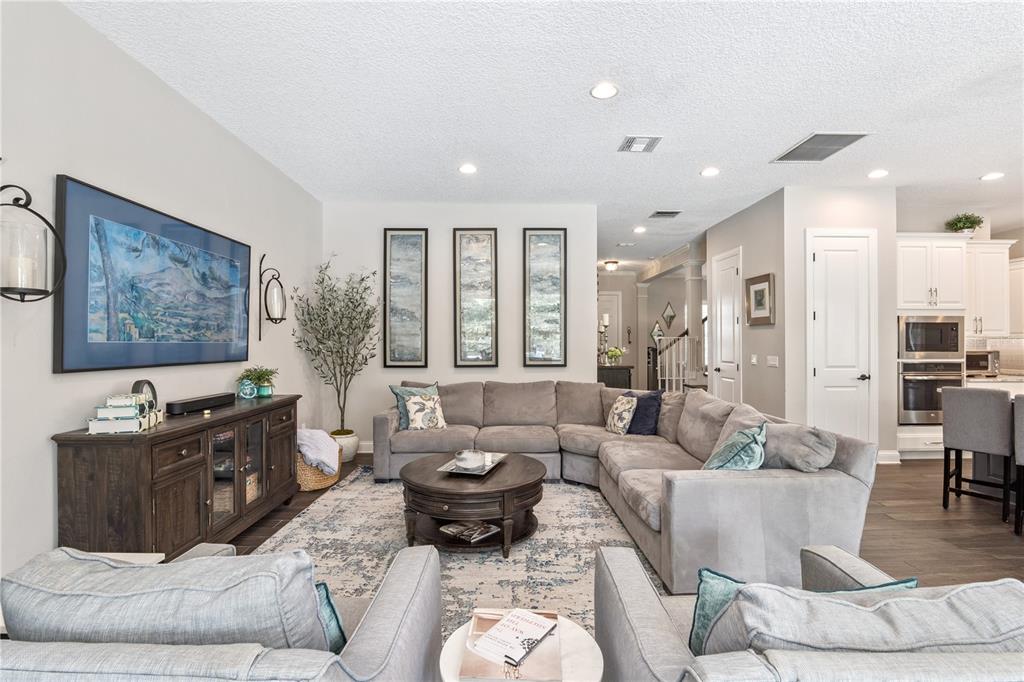 352 Moonbeam Loop Oviedo, FL 32765 - Photo 6 of 64