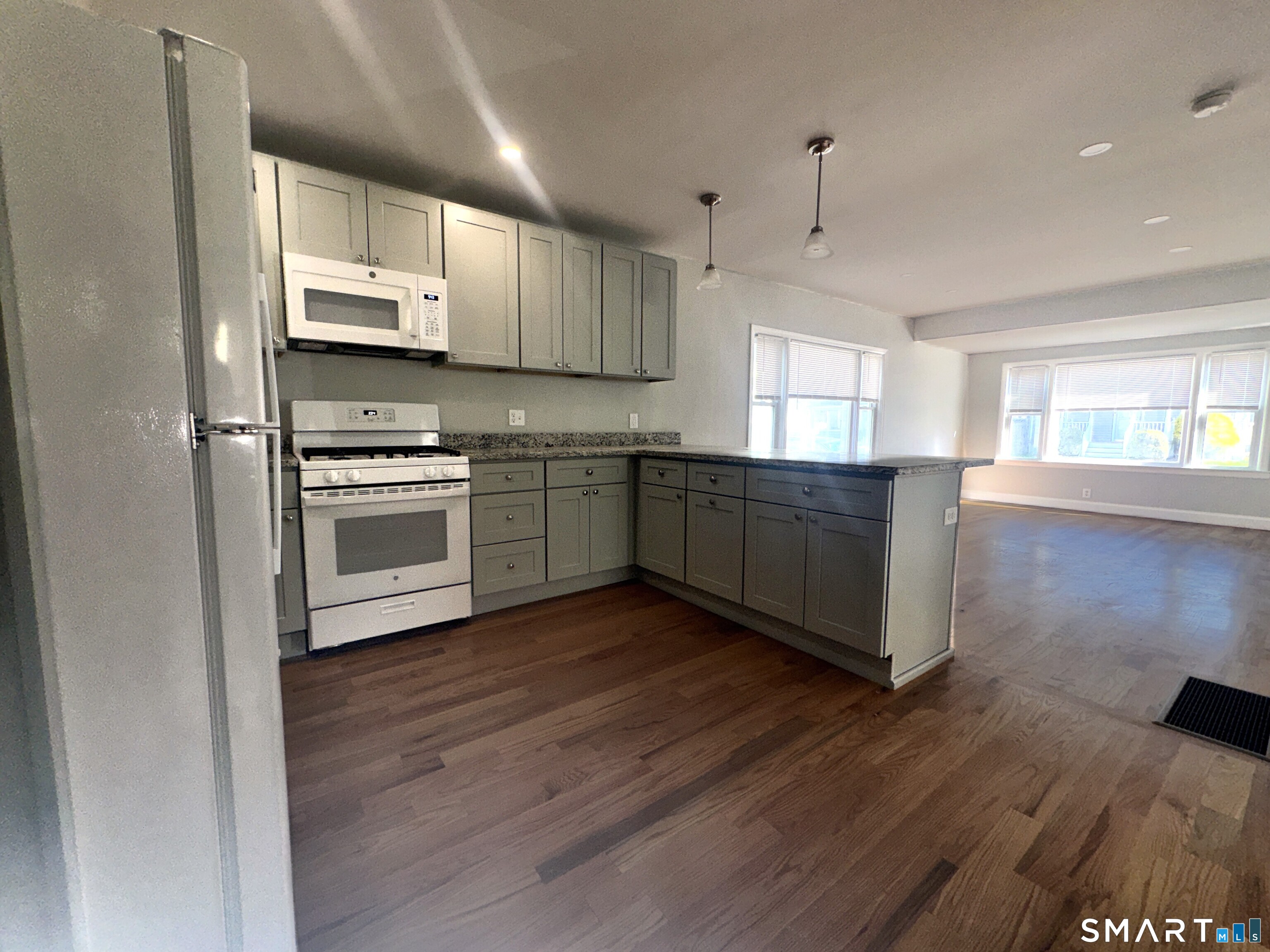 105 Churchill Street Fairfield, CT 06824 - Photo 3 of 12
