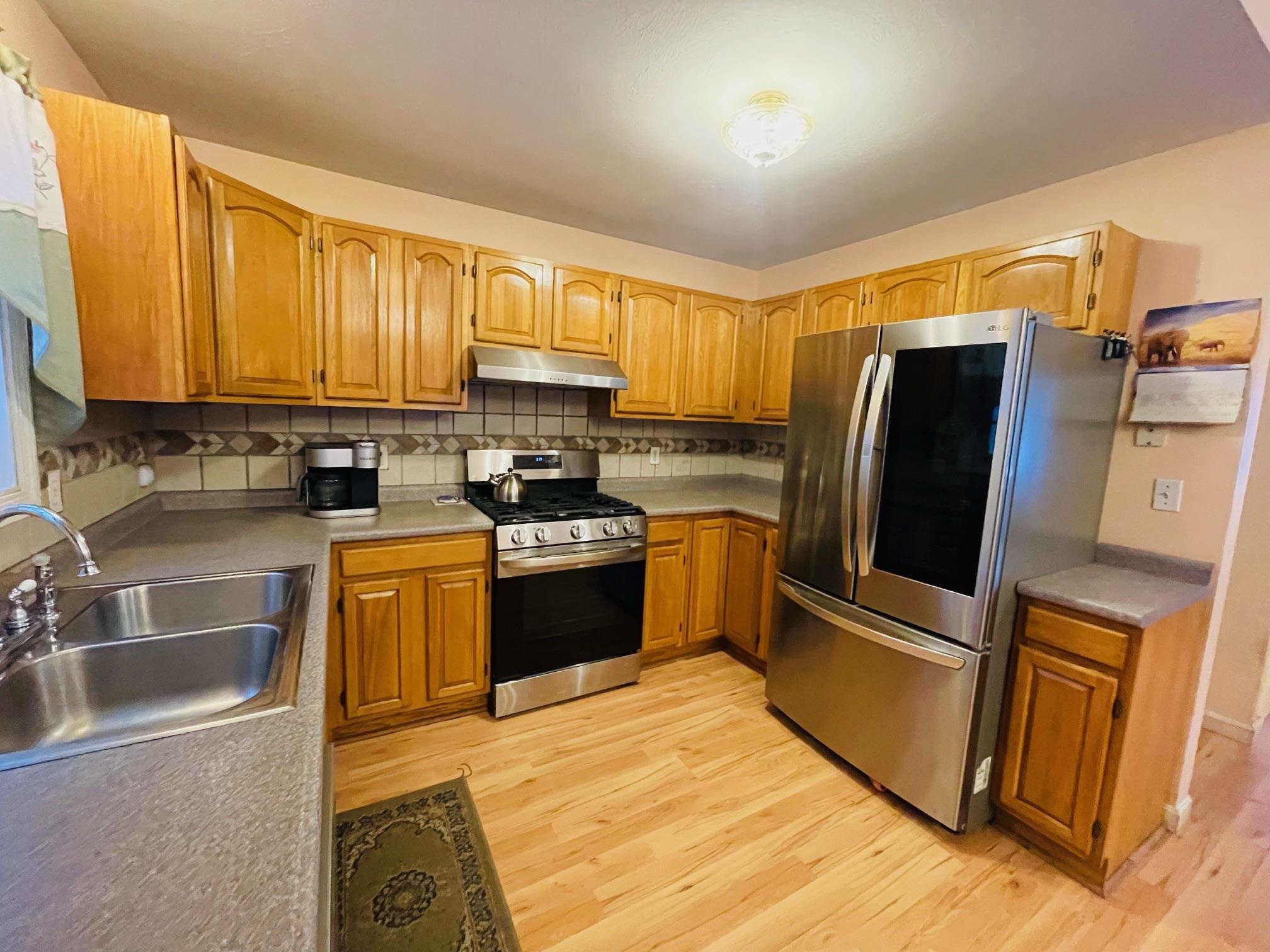 11 Lane Road Raymond, NH 03077 - Photo 2 of 18