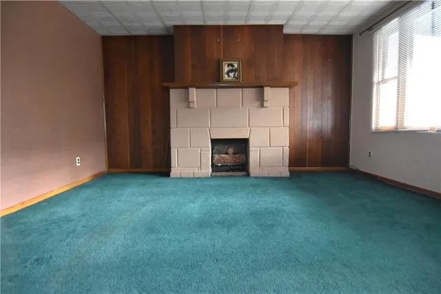 a view of utility room