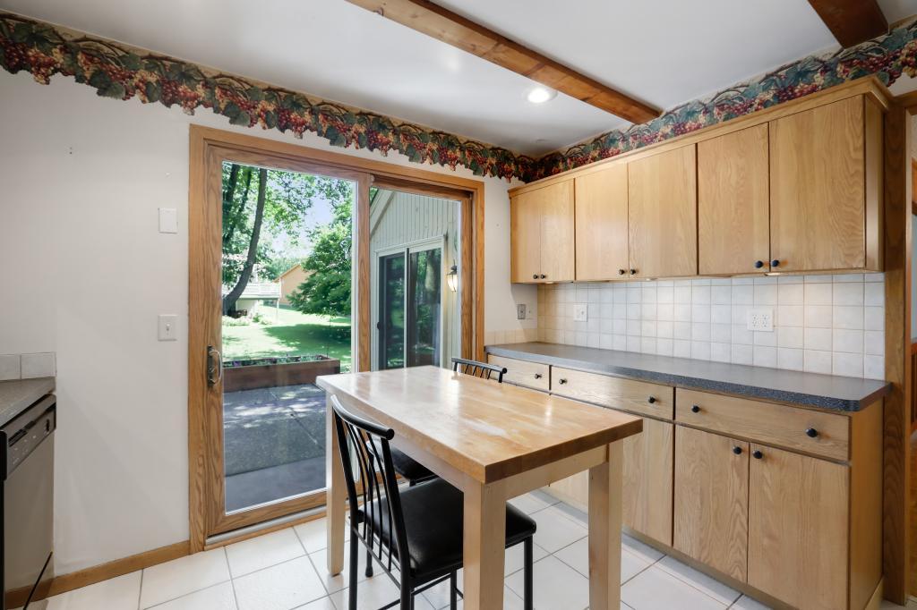 9347 Nesbitt Road Bloomington, MN 55437 - Photo 11 of 32 Gallery Image 11