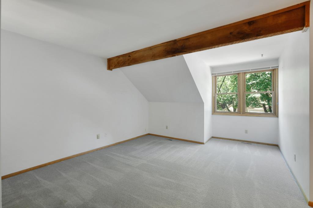 9347 Nesbitt Road Bloomington, MN 55437 - Photo 13 of 32 Gallery Image 13
