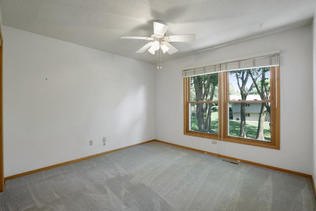 9347 Nesbitt Road Bloomington, MN 55437 - Photo 20 of 32 Gallery Image 20