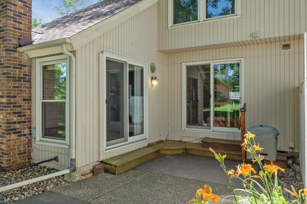 9347 Nesbitt Road Bloomington, MN 55437 - Photo 26 of 32 Gallery Image 26