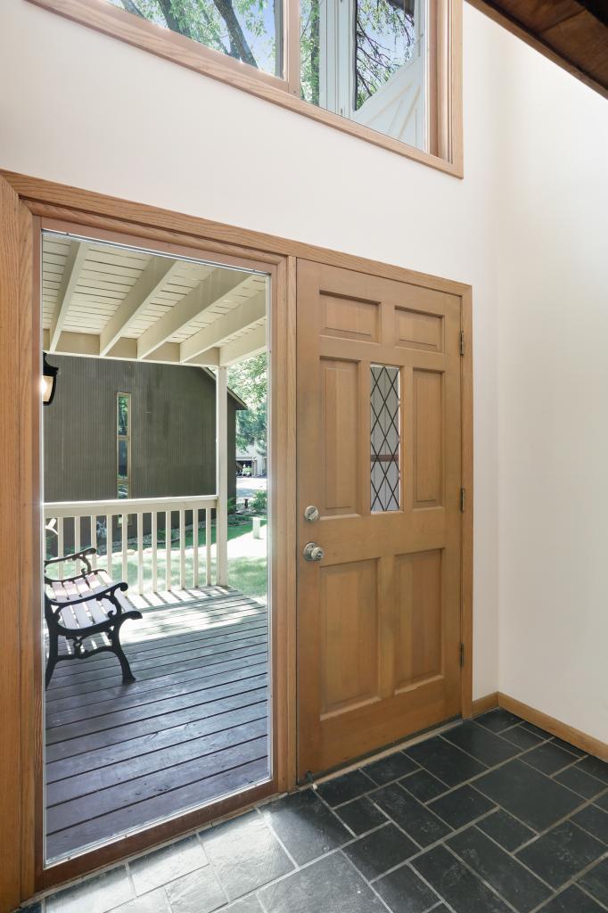 9347 Nesbitt Road Bloomington, MN 55437 - Photo 4 of 32 Gallery Image 4