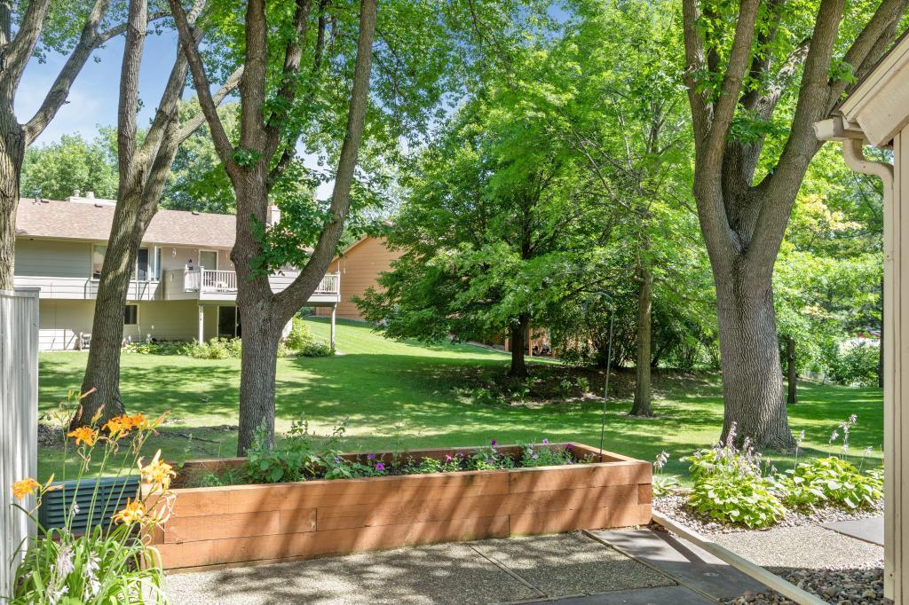 9347 Nesbitt Road Bloomington, MN 55437 - Photo 31 of 32 Gallery Image 31