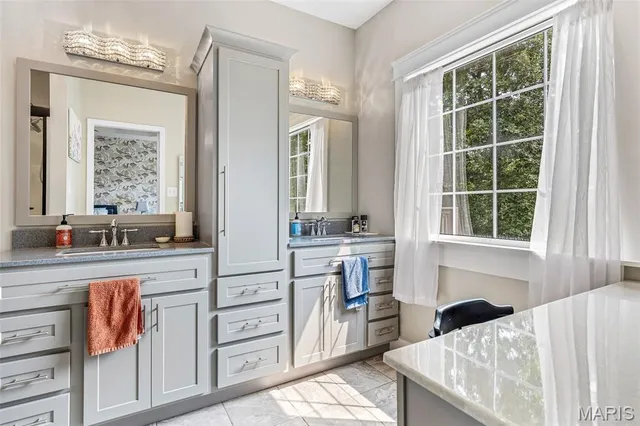 $465,000 | 200 Timber Lane, Farmington, MO 63640