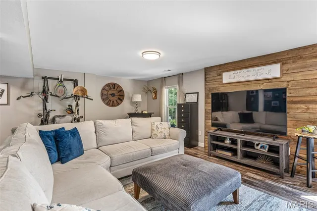 $465,000 | 200 Timber Lane, Farmington, MO 63640