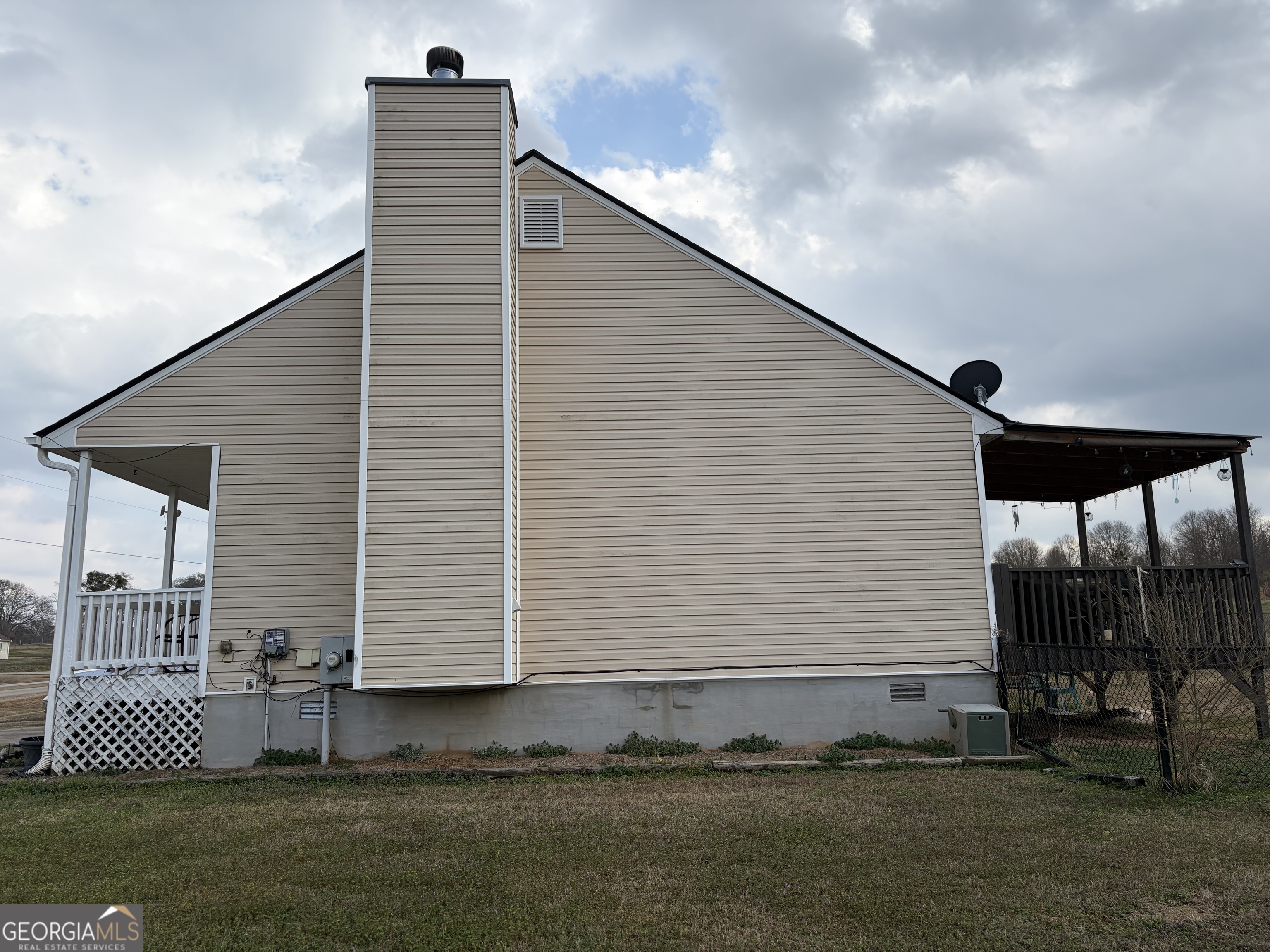 137 Stonebrooke Drive Colbert, GA 30628 - Photo 3 of 47 a front view of a house