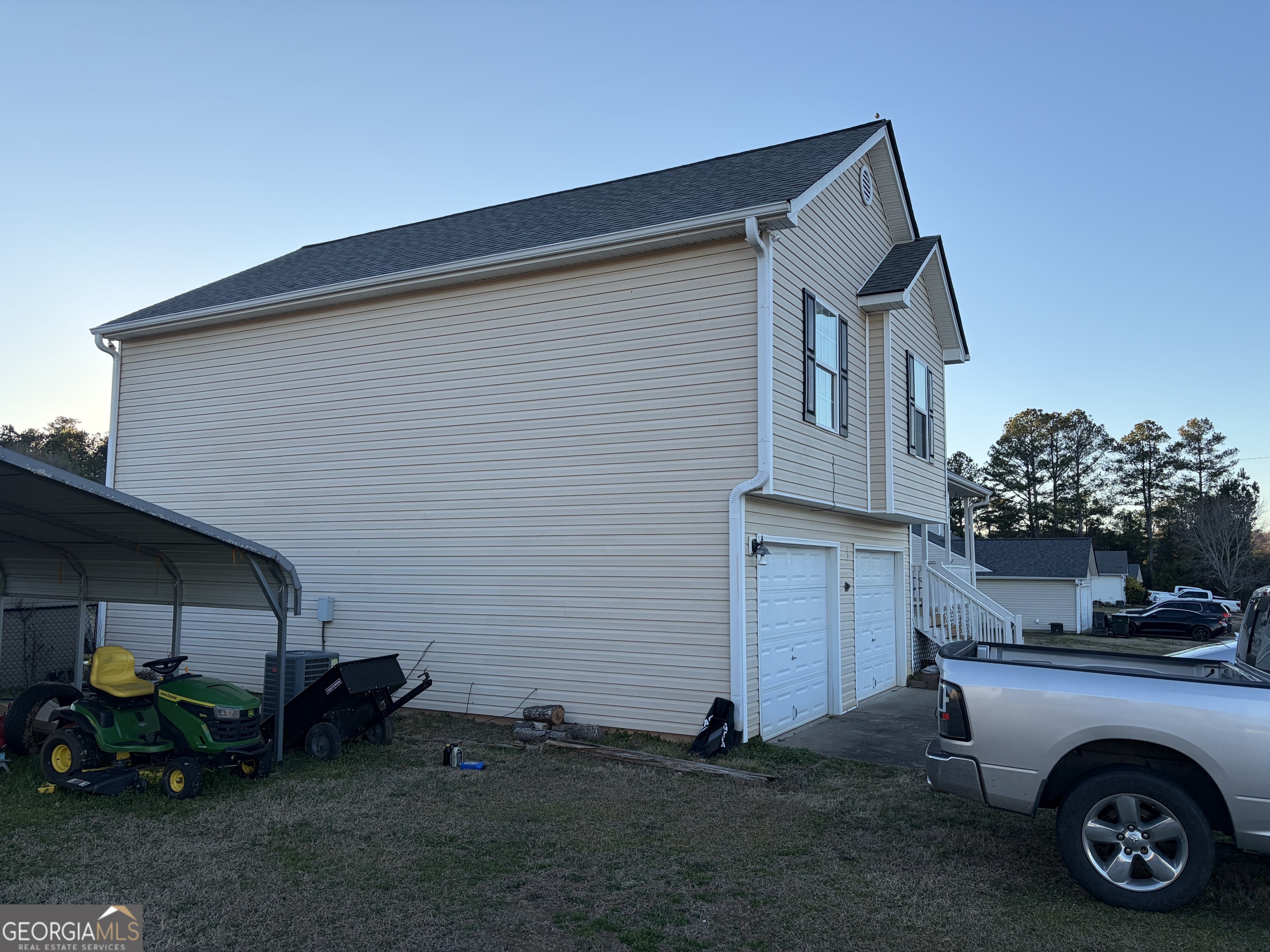 137 Stonebrooke Drive Colbert, GA 30628 - Photo 7 of 47 a car parked in front of house