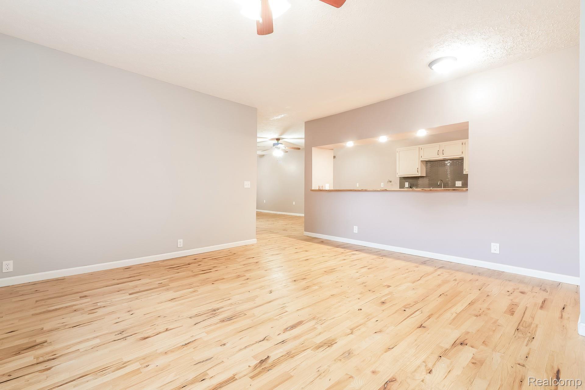 5802 Hinkley Road Stockbridge, MI 49285 - Photo 6 of 25 008-photo-dining-room-8581393.jpg