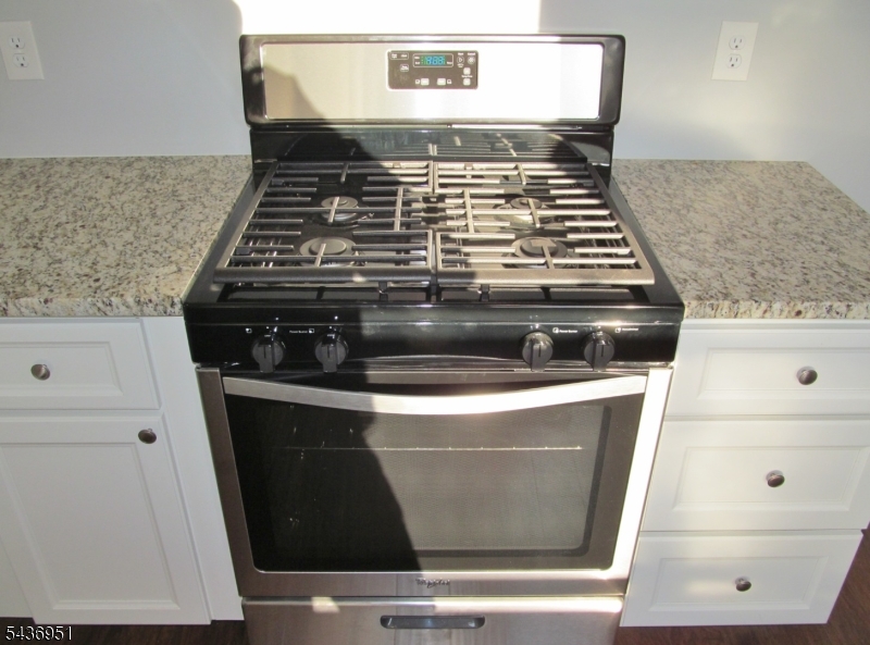 281 South Washington Avenue, Unit 2 Dunellen, NJ 08812 - Photo 3 of 18