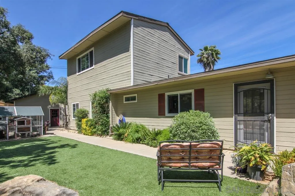 800 South Grade Road Alpine, CA 91901 - Photo 25 of 25 a house view with a garden space