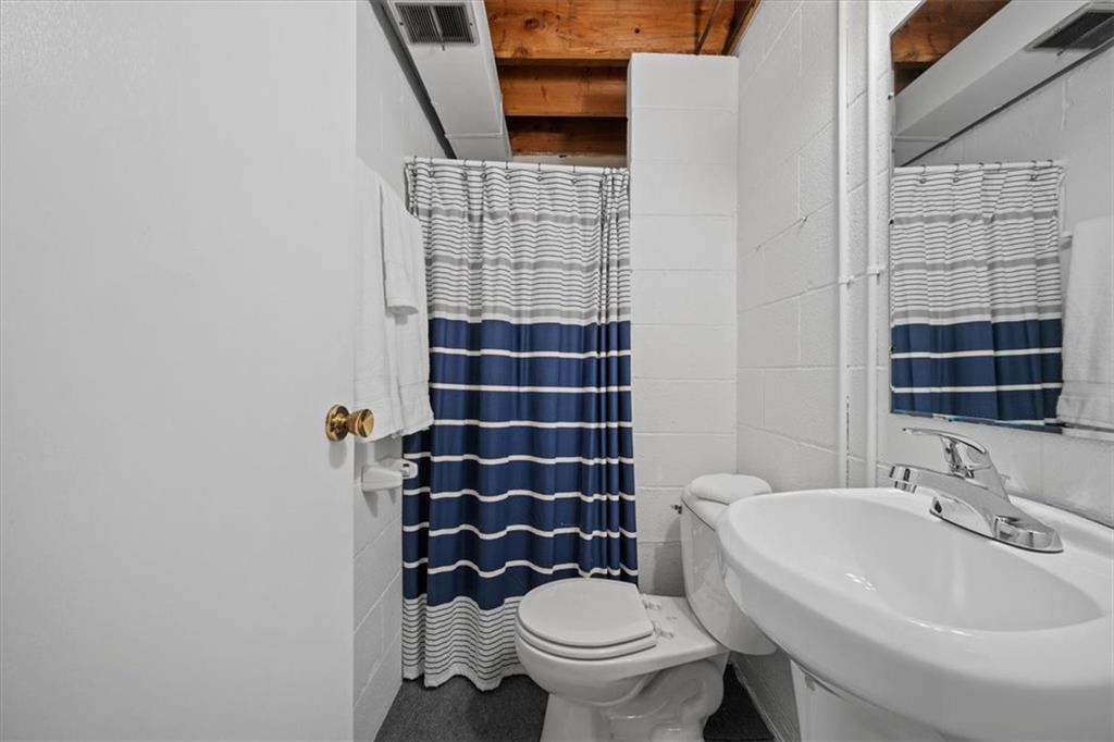 16 Winthrop Road Carnegie, PA 15106 - Photo 35 of 47 Gallery Image 35