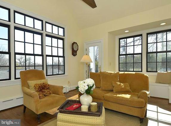 407 Rucker Place Alexandria, VA 22301 - Photo 12 of 26 Family Room