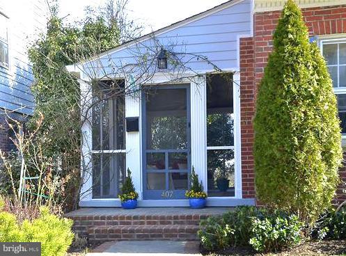407 Rucker Place Alexandria, VA 22301 - Photo 18 of 26 Exterior (Front)
