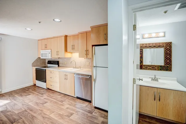 $2,800 | 522 Tumbling Hawk, Unit 522, Acton, MA 01718