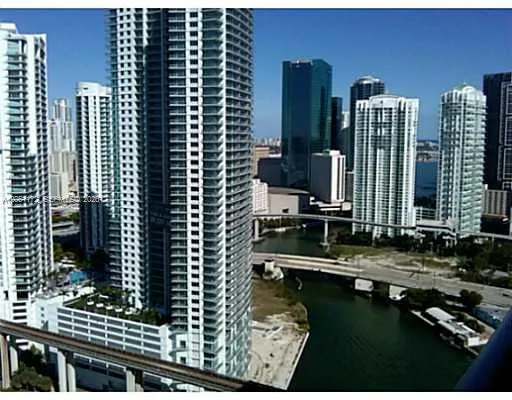 $2,850 | 185 Southwest 7th Street, Unit 3105, Miami, FL 33130