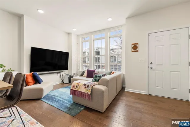 $3,175 | 22 Leahy Drive, Wood-Ridge, NJ 07075