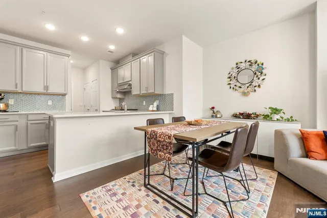 $3,175 | 22 Leahy Drive, Wood-Ridge, NJ 07075