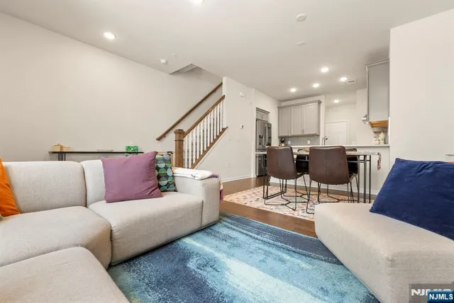 $3,175 | 22 Leahy Drive, Wood-Ridge, NJ 07075