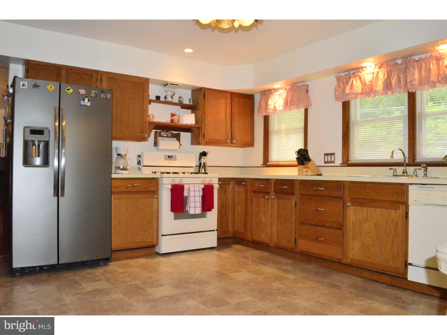 643 Raritan Avenue Atco, NJ 08004 - Photo 3 of 25 Gallery Image 3