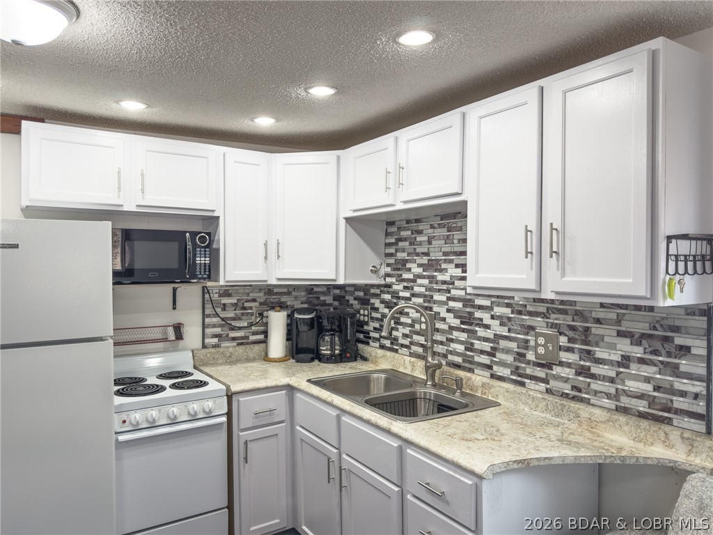 30031 Oak Knoll Road Rocky Mount, MO 65072 - Photo 13 of 59