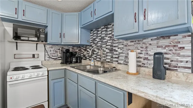 $335,000 | 30031 Oak Knoll Road, Rocky Mount, MO 65072