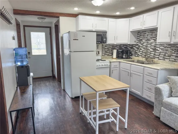 $299,000 | 30031 Oak Knoll Road, Rocky Mount, MO 65072