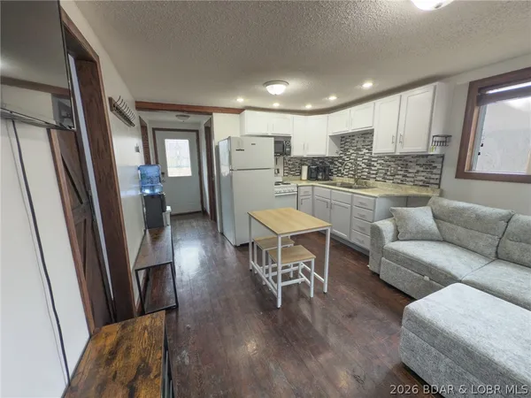 $299,000 | 30031 Oak Knoll Road, Rocky Mount, MO 65072