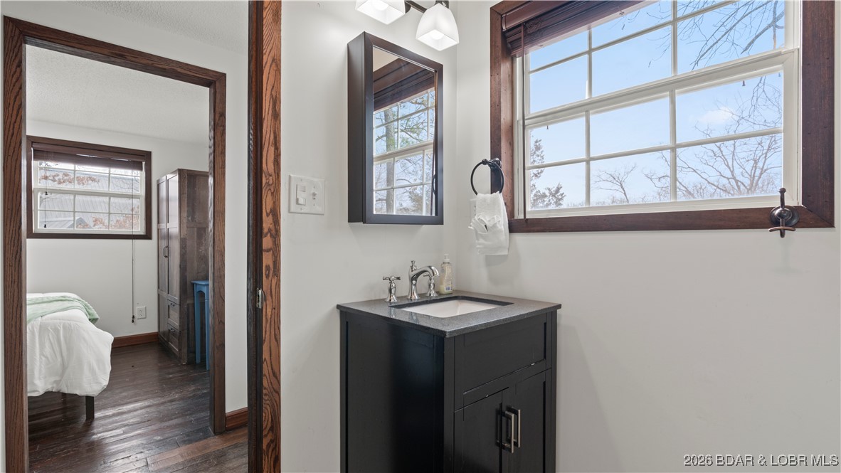 30031 Oak Knoll Road Rocky Mount, MO 65072 - Photo 29 of 59 Main level Bathroom