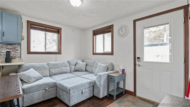 $335,000 | 30031 Oak Knoll Road, Rocky Mount, MO 65072