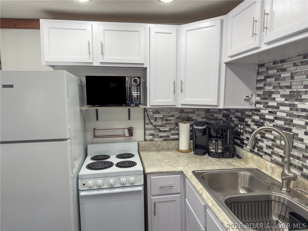 30031 Oak Knoll Road Rocky Mount, MO 65072 - Photo 3 of 59