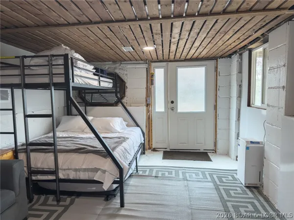 $299,000 | 30031 Oak Knoll Road, Rocky Mount, MO 65072