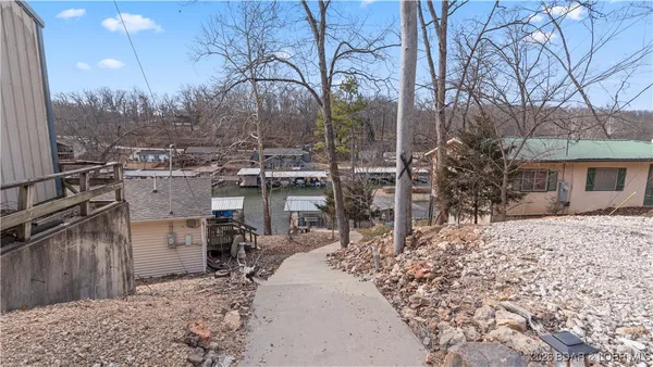 $299,000 | 30031 Oak Knoll Road, Rocky Mount, MO 65072