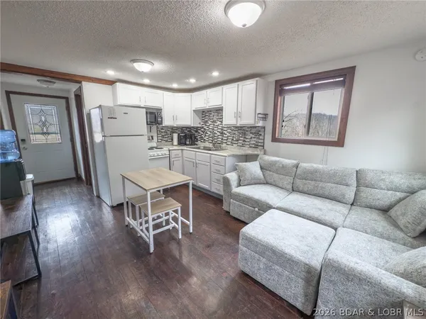 $299,000 | 30031 Oak Knoll Road, Rocky Mount, MO 65072
