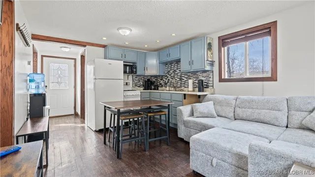 $335,000 | 30031 Oak Knoll Road, Rocky Mount, MO 65072