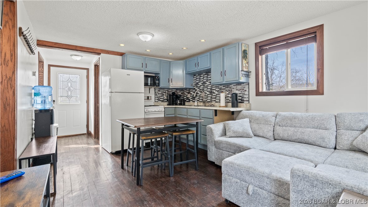 30031 Oak Knoll Road Rocky Mount, MO 65072 - Photo 7 of 49