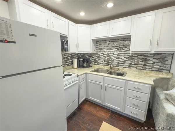 $299,000 | 30031 Oak Knoll Road, Rocky Mount, MO 65072