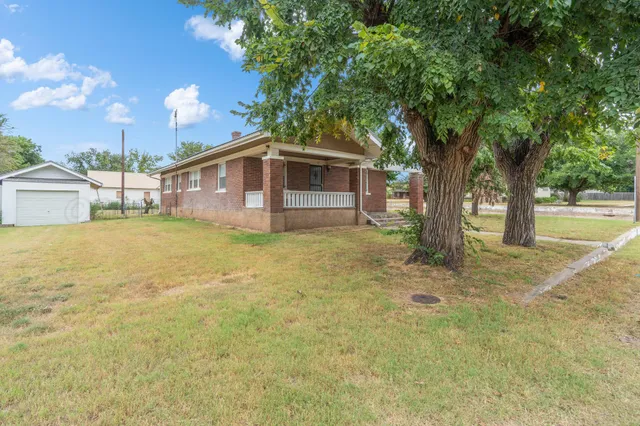 $135,000 | 302 6th Street, Clarendon, TX 79226