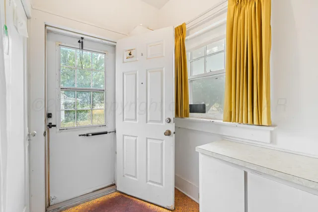 $135,000 | 302 6th Street, Clarendon, TX 79226