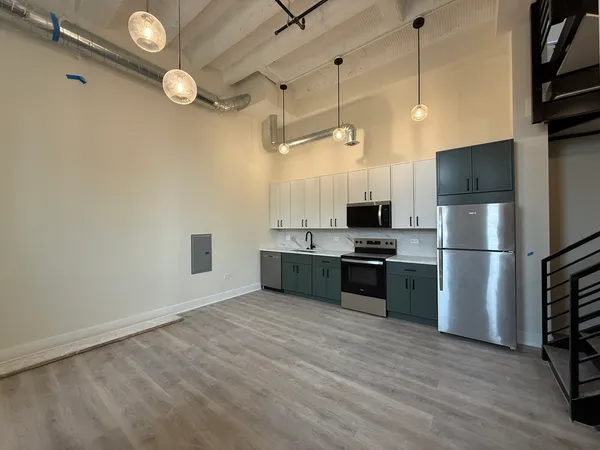 $4,149 | 1453 Maple Avenue, Unit 211, Evanston, IL 60201