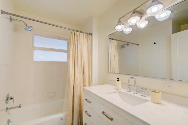 $5,000 | 2022 Monterey Street, Santa Barbara, CA 93101