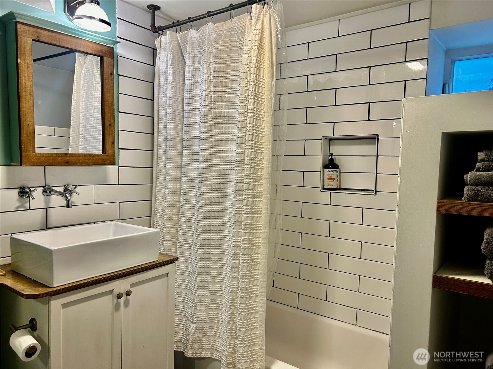 2247 14th Avenue West Seattle, WA 98119 - Photo 13 of 37