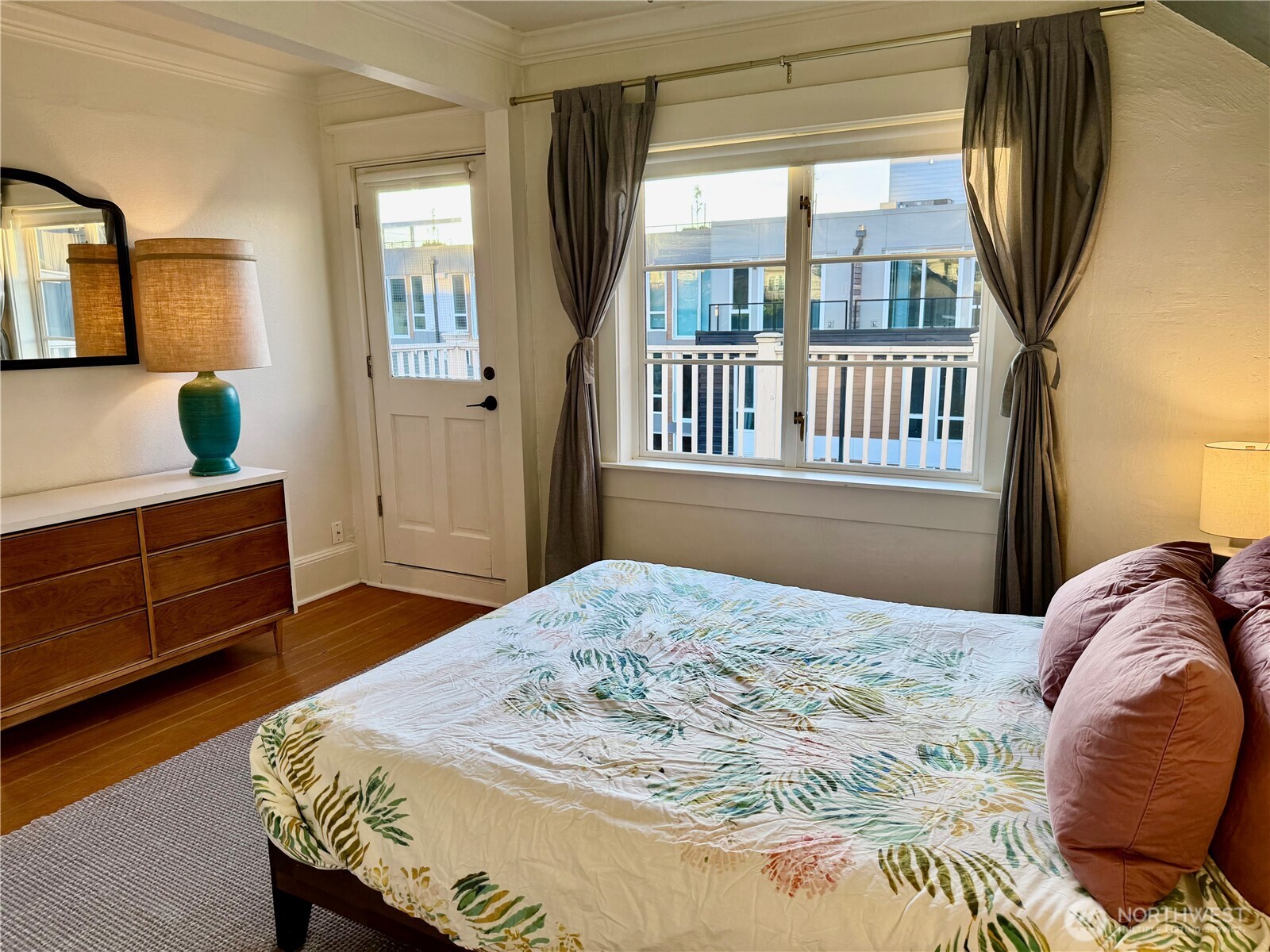 2247 14th Avenue West Seattle, WA 98119 - Photo 16 of 37