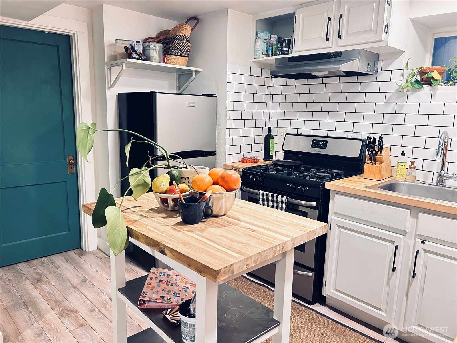 2247 14th Avenue West Seattle, WA 98119 - Photo 22 of 37